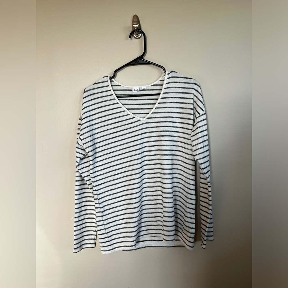 Gap Sweater | Lightweight sweater